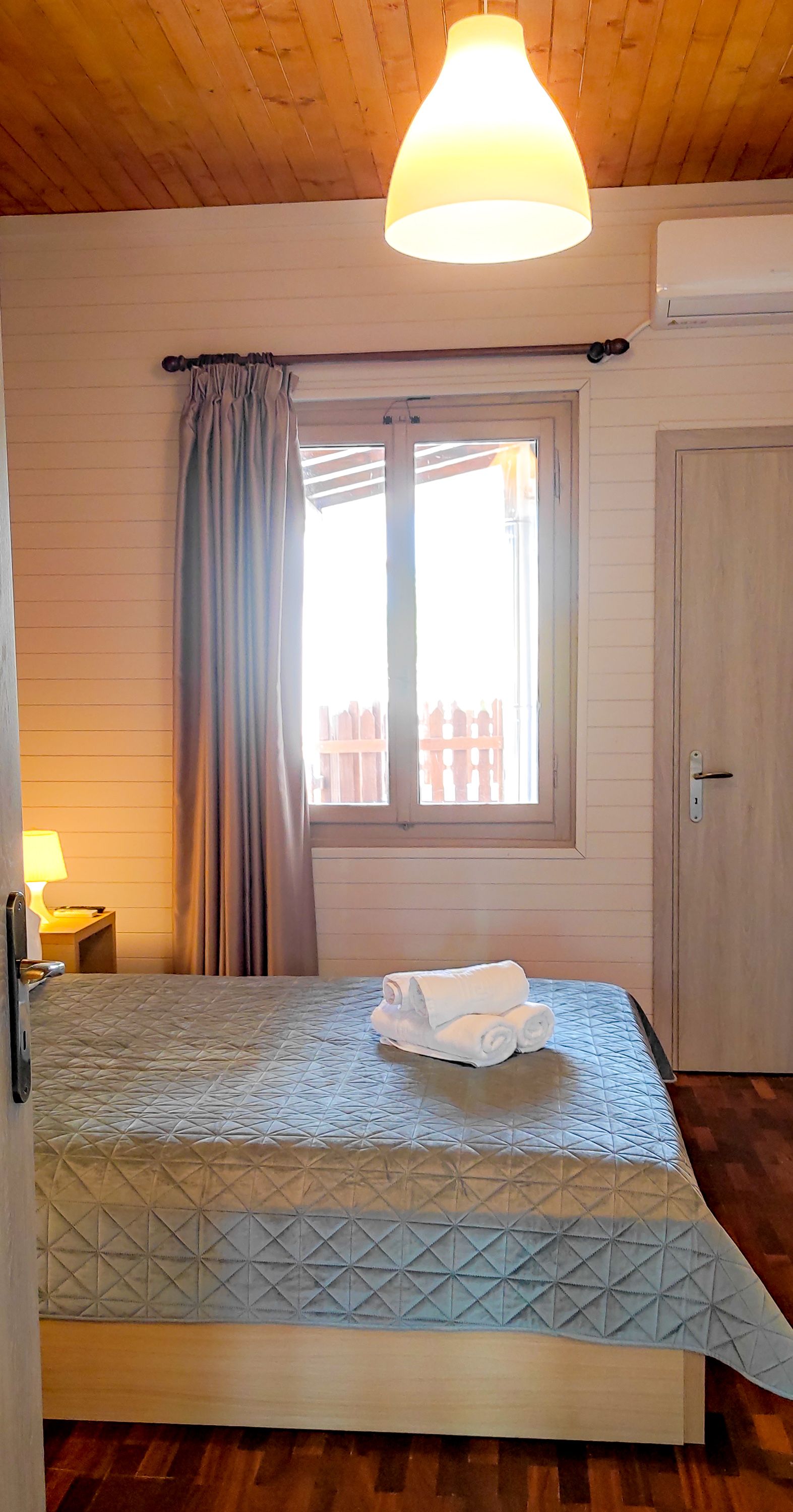 double bed side view